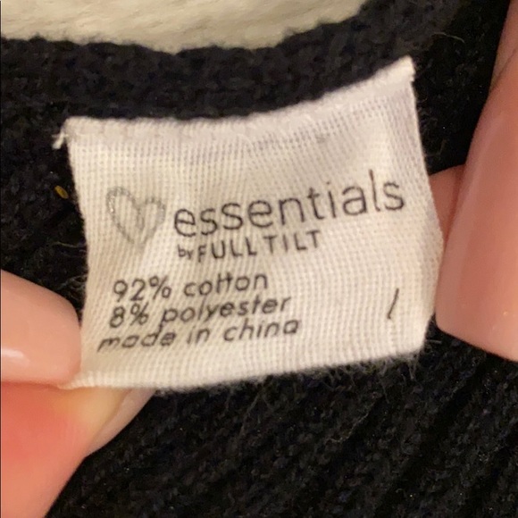 Black, Crop top - Picture 2 of 3